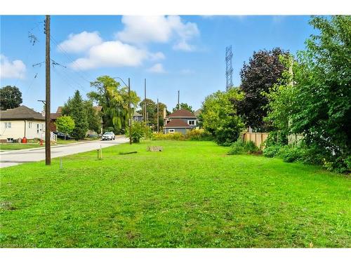 11 Knapmans Drive, Hamilton, ON 