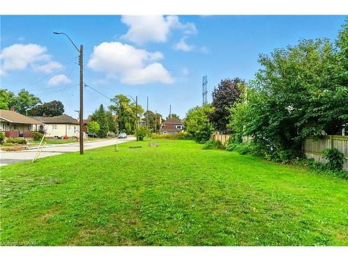 11 Knapmans Drive, Hamilton, ON 