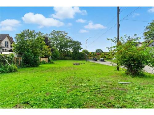 11 Knapmans Drive, Hamilton, ON 