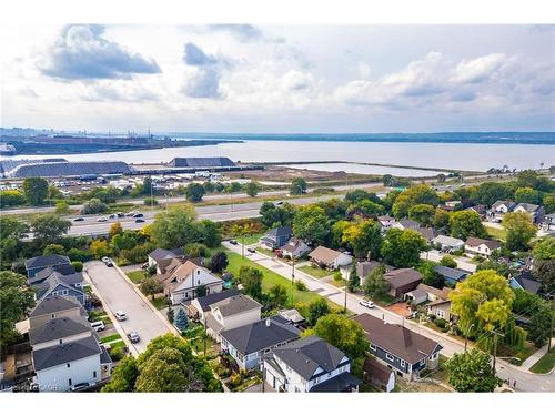 11 Knapmans Drive, Hamilton, ON 