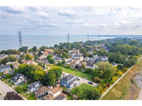 11 Knapmans Drive, Hamilton, ON 