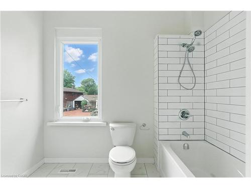 684 Beach Boulevard, Hamilton, ON - Indoor Photo Showing Bathroom