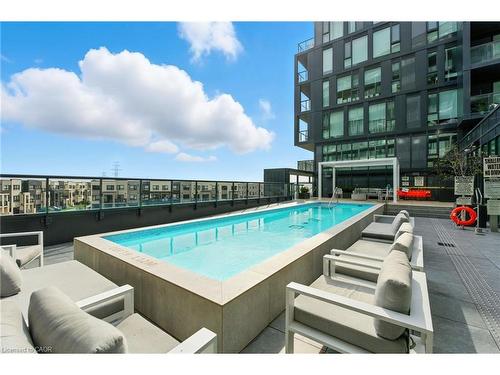 A220-3210 Dakota Common  Burlington, ON L7M 2A8