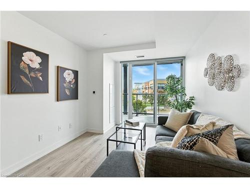 A220-3210 Dakota Common, Burlington, ON - Indoor