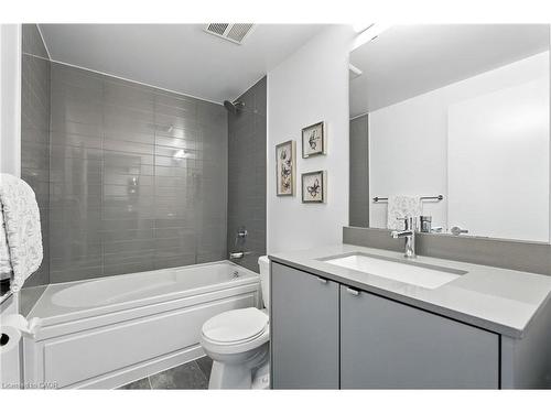 A220-3210 Dakota Common, Burlington, ON - Indoor Photo Showing Bathroom