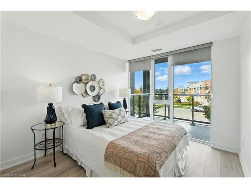A220-3210 Dakota Common, Burlington, ON - Indoor Photo Showing Bedroom