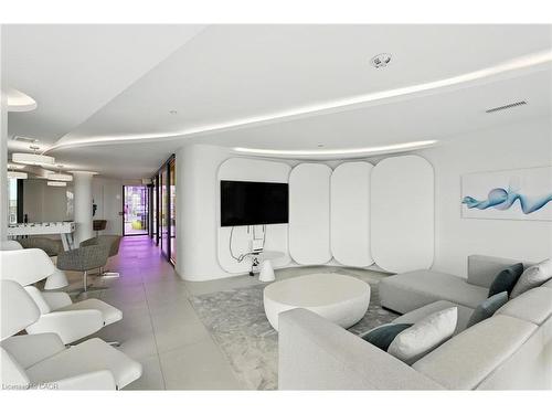 A220-3210 Dakota Common, Burlington, ON - Indoor