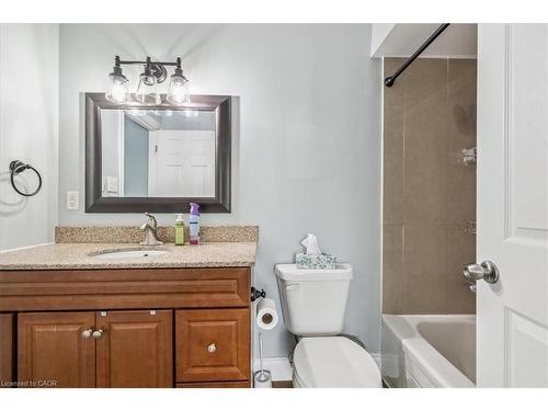 22 Merritt Crescent, Grimsby, ON - Indoor Photo Showing Bathroom