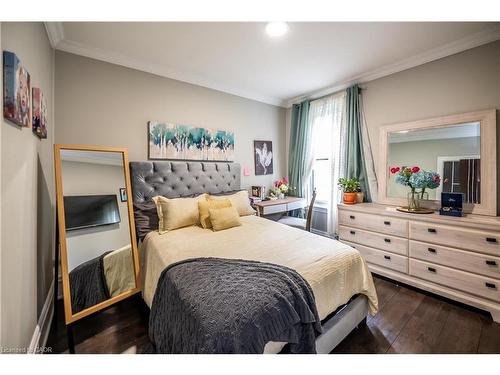 43 Princess Street, Hamilton, ON - Indoor Photo Showing Bedroom