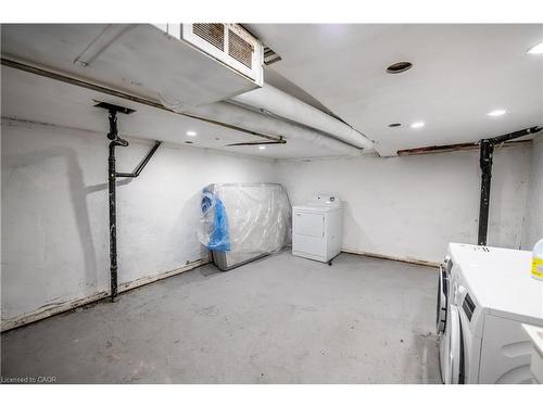 43 Princess Street, Hamilton, ON - Indoor Photo Showing Garage