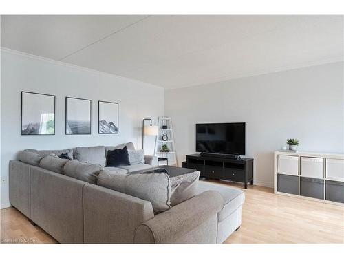 304-4450 Fairview Street, Burlington, ON - Indoor Photo Showing Living Room