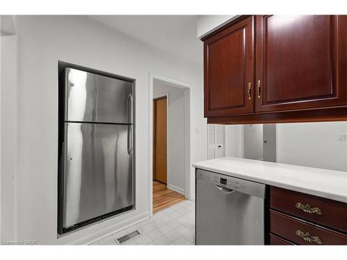 98 Laurier Avenue, Hamilton, ON - Indoor Photo Showing Kitchen