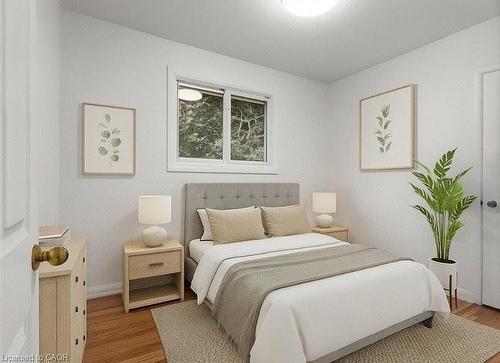 98 Laurier Avenue, Hamilton, ON - Indoor Photo Showing Bedroom