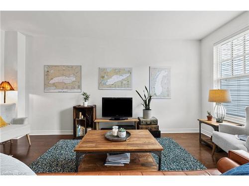 3 Blackbird Street, Niagara-On-The-Lake, ON - Indoor Photo Showing Living Room