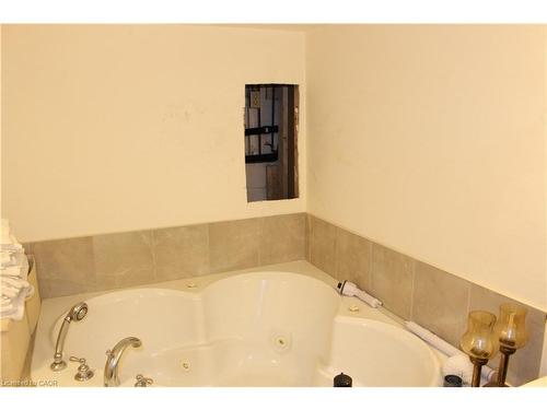 2112 Upper James Street, Mount Hope, ON - Indoor Photo Showing Bathroom