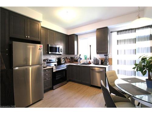 74-55 Tom Brown Drive, Paris, ON - Indoor Photo Showing Kitchen
