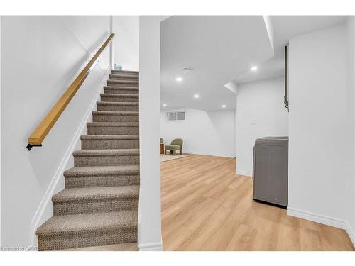 9 Gaw Crescent, Guelph, ON - Indoor Photo Showing Other Room