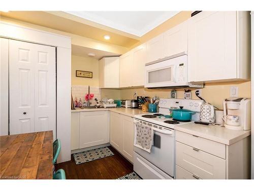 132 First Av E, Shelburne, ON - Indoor Photo Showing Kitchen