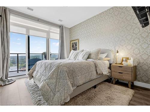 1313-15 Glebe Street, Cambridge, ON - Indoor Photo Showing Bedroom