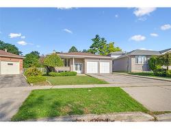 42 Azores Crescent  Cambridge, ON N1R 7Z4