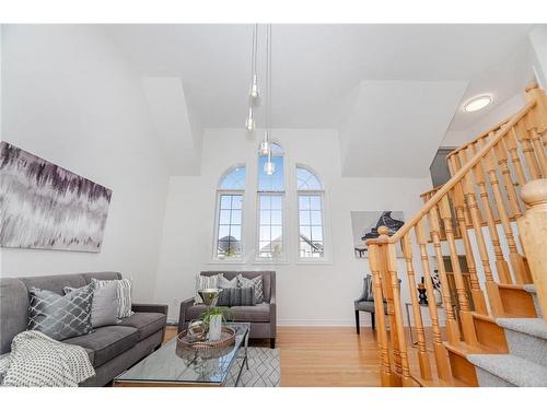 4623 Simmons Road, Burlington, ON - Indoor