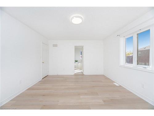 4623 Simmons Road, Burlington, ON - Indoor Photo Showing Other Room