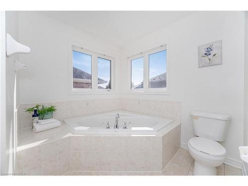 4623 Simmons Road, Burlington, ON - Indoor Photo Showing Bathroom