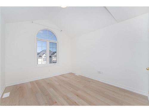 4623 Simmons Road, Burlington, ON - Indoor Photo Showing Other Room