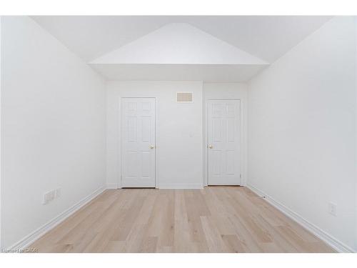 4623 Simmons Road, Burlington, ON - Indoor Photo Showing Other Room