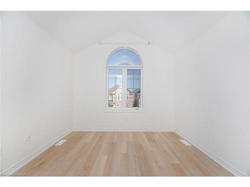 4623 Simmons Road, Burlington, ON - Indoor Photo Showing Other Room