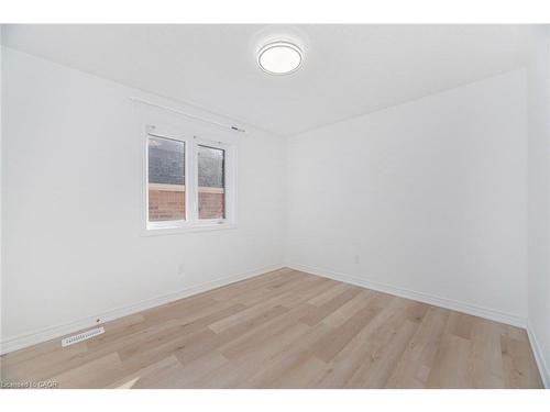 4623 Simmons Road, Burlington, ON - Indoor Photo Showing Other Room
