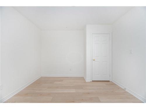 4623 Simmons Road, Burlington, ON - Indoor Photo Showing Other Room