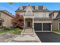 12 San Antonio Court  Richmond Hill, ON L4E 4A8