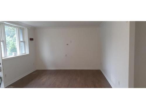 725 Barton Street, Hamilton, ON - Indoor Photo Showing Other Room
