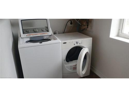 725 Barton Street, Hamilton, ON - Indoor Photo Showing Laundry Room