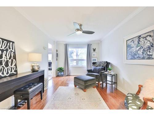 431 Naomi Crescent, Mississauga, ON - Indoor Photo Showing Living Room