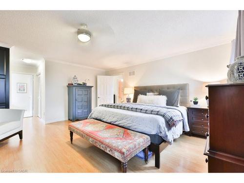 431 Naomi Crescent, Mississauga, ON - Indoor Photo Showing Bedroom