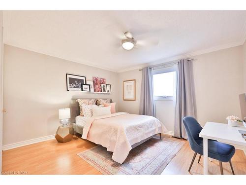 431 Naomi Crescent, Mississauga, ON - Indoor Photo Showing Bedroom