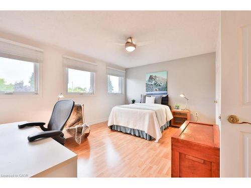 431 Naomi Crescent, Mississauga, ON - Indoor Photo Showing Bedroom