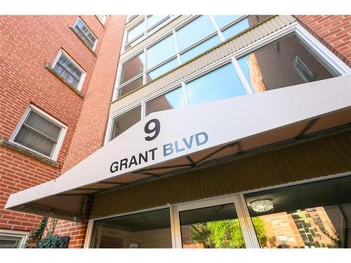 107-9 Grant Boulevard, Dundas, ON - Outdoor