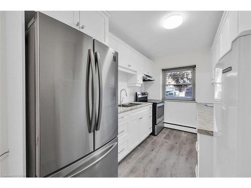 107-9 Grant Boulevard, Dundas, ON - Indoor Photo Showing Kitchen With Stainless Steel Kitchen