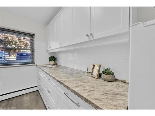 107-9 Grant Boulevard, Dundas, ON - Indoor Photo Showing Kitchen
