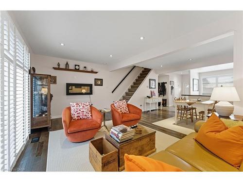 34-1301 Upper Gage Avenue, Hamilton, ON - Indoor Photo Showing Living Room