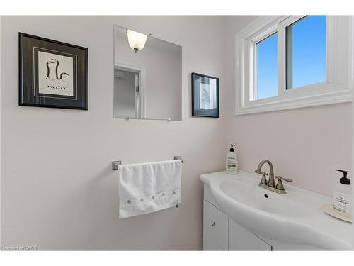 34-1301 Upper Gage Avenue, Hamilton, ON - Indoor Photo Showing Bathroom