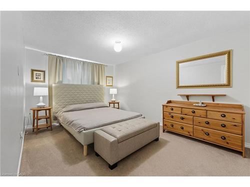 34-1301 Upper Gage Avenue, Hamilton, ON - Indoor Photo Showing Bedroom