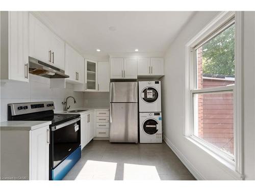 2-934 Barton Street E, Hamilton, ON - Indoor Photo Showing Kitchen