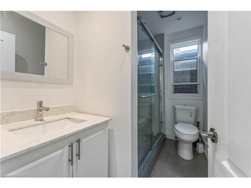 2-934 Barton Street E, Hamilton, ON - Indoor Photo Showing Bathroom