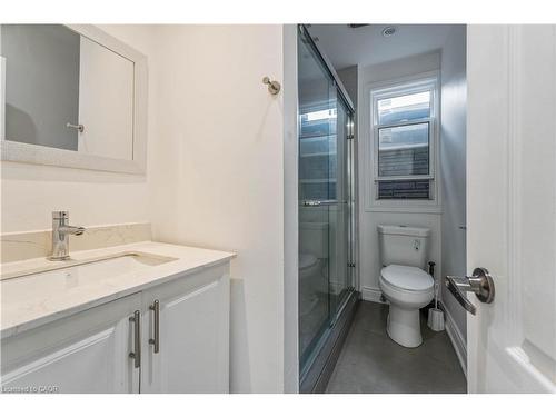 2-934 Barton Street E, Hamilton, ON - Indoor Photo Showing Bathroom