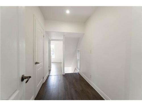 2-934 Barton Street E, Hamilton, ON - Indoor Photo Showing Other Room