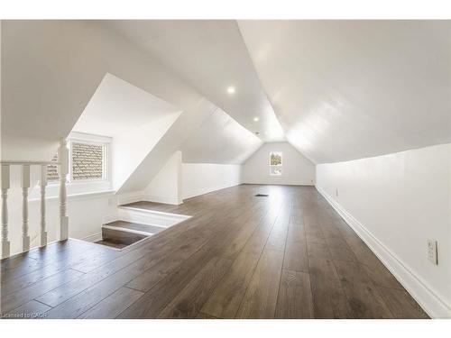 2-934 Barton Street E, Hamilton, ON - Indoor Photo Showing Other Room